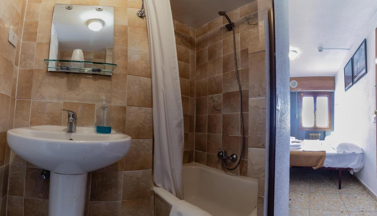 Casa De Huespedes Carabanchel By Vivere Stays Madryt Zewnętrze zdjęcie