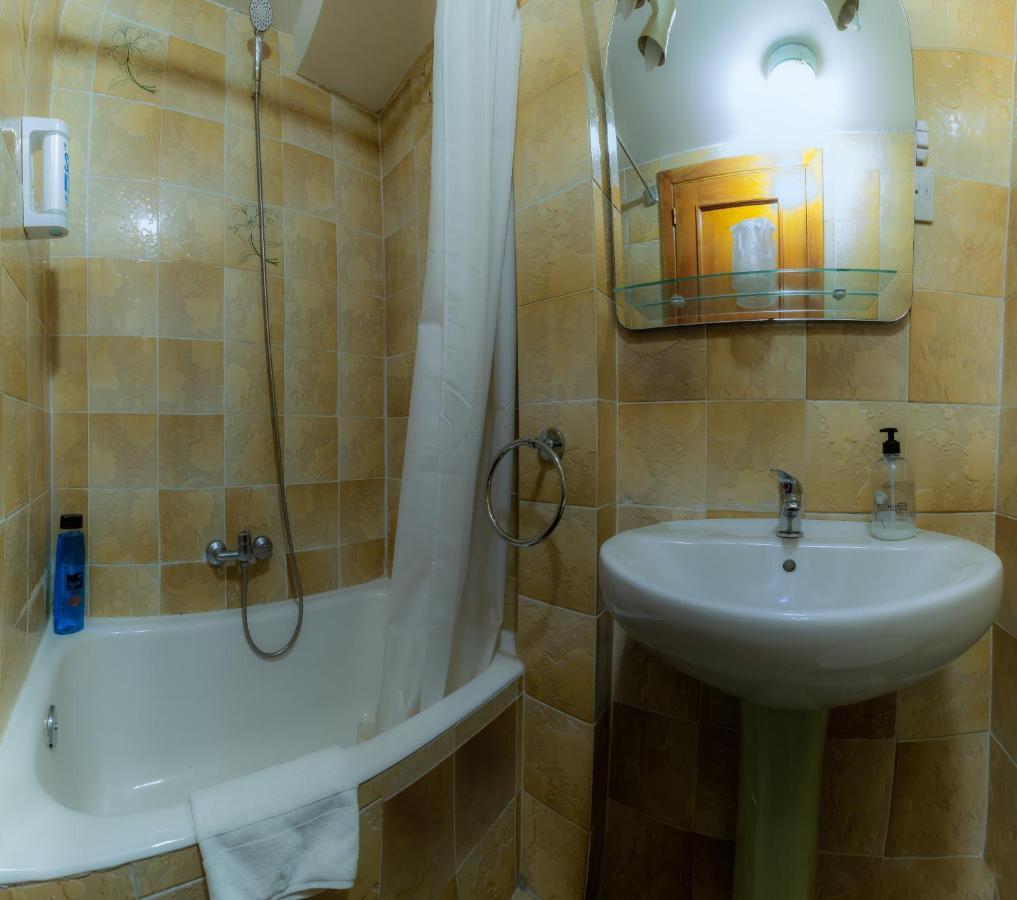 Casa De Huespedes Carabanchel By Vivere Stays Madryt Zewnętrze zdjęcie